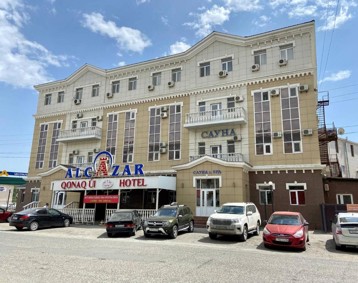 Alcazar Hotel Atyrau Bagian luar foto