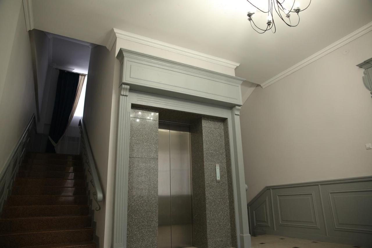 Alcazar Hotel Atyrau Bagian luar foto