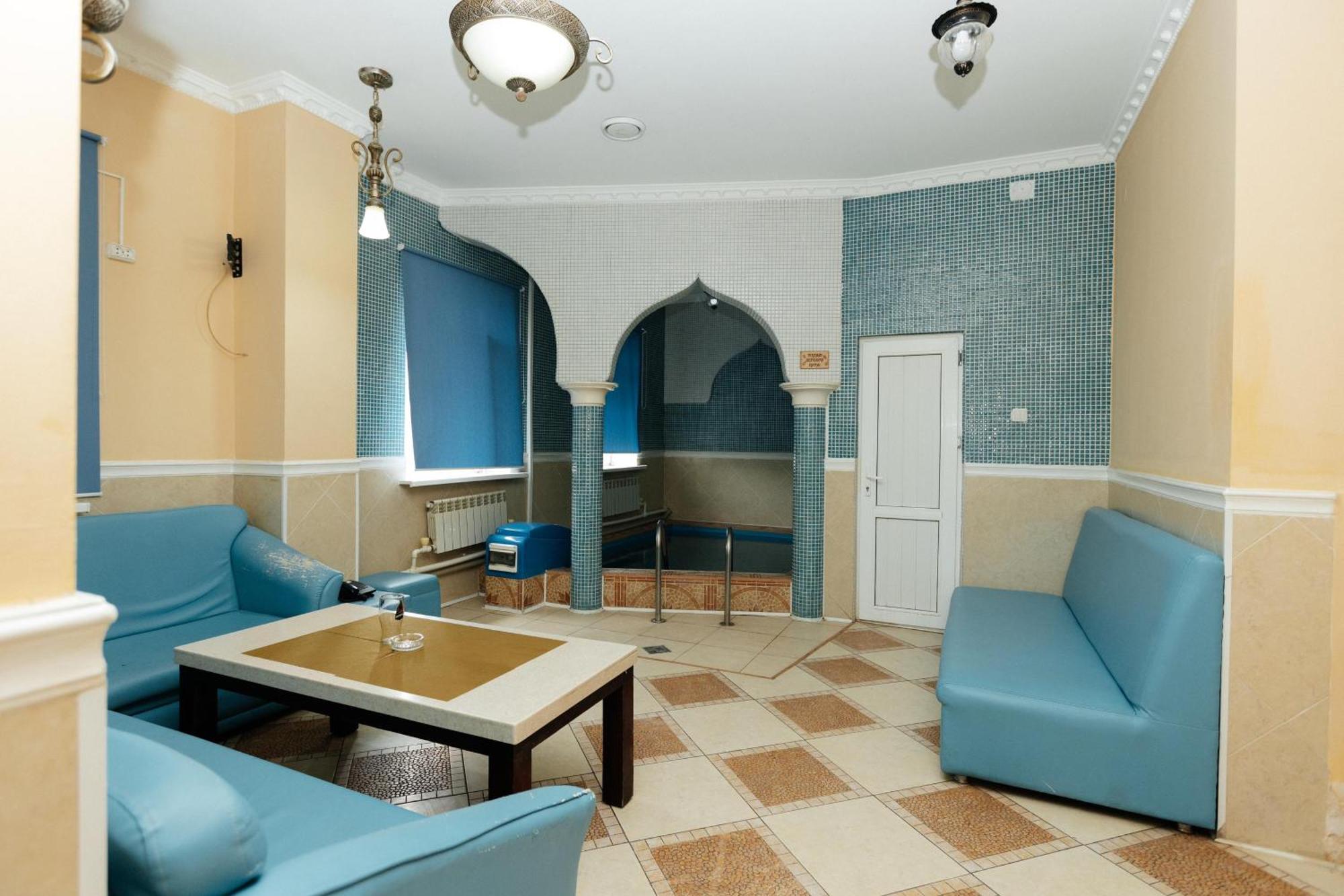 Alcazar Hotel Atyrau Bagian luar foto